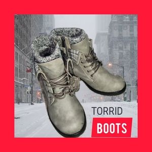 TORRID FOLDOVER GREY SWEATER  BOOTS SIZE 8 NWOTB
